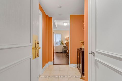 Photo 5 at 905 - 2737 Keele Street, CFB, Toronto