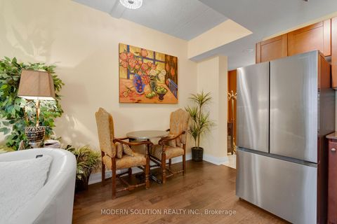 Photo 10 at 905 - 2737 Keele Street, CFB, Toronto