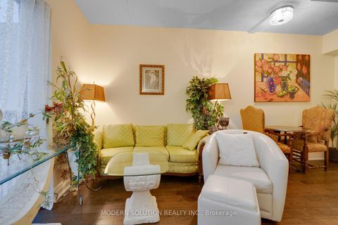 Photo 14 at 905 - 2737 Keele Street, CFB, Toronto