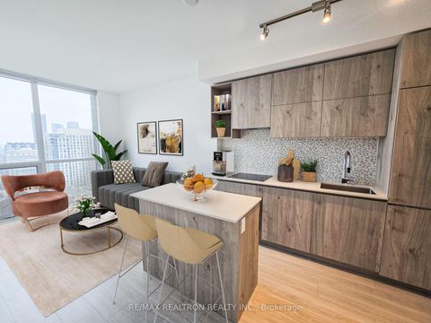 Photo 5 at 2710 - 1 Yorkville Avenue, Annex, Toronto