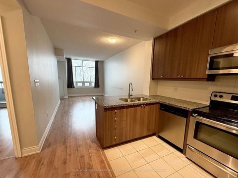 Photo 6 at 310 - 2396 Major MacKenzie Drive, Maple, Vaughan