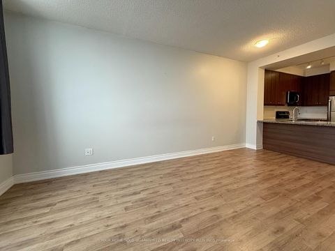 Photo 14 at 310 - 2396 Major MacKenzie Drive, Maple, Vaughan