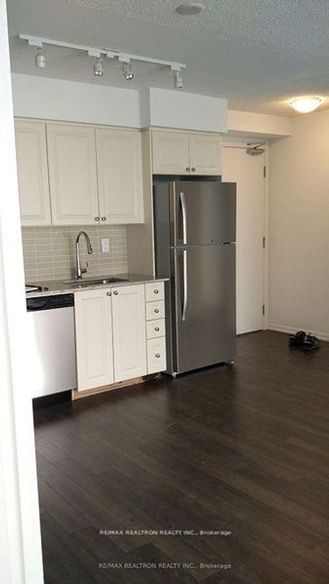 Photo 3 at 917 - 830 Lawrence Avenue W, Glen Park, Toronto