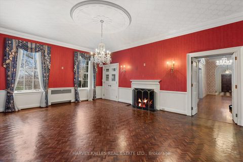 Photo 12 at 1 Edmund Gate, Casa Loma, Toronto