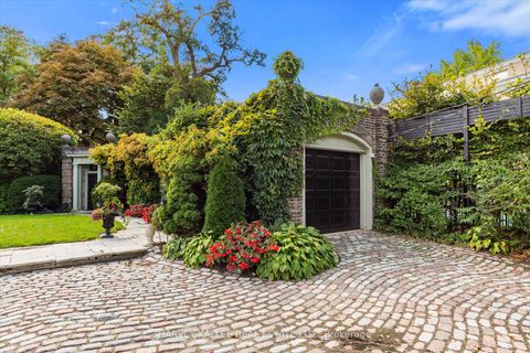 Photo 13 at 1 Edmund Gate, Casa Loma, Toronto