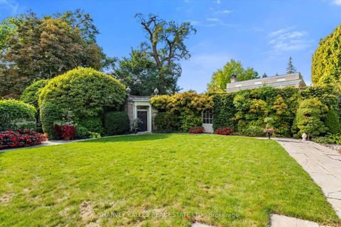 Photo 15 at 1 Edmund Gate, Casa Loma, Toronto