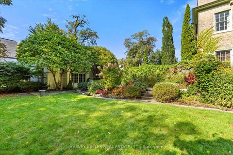 Photo 17 at 1 Edmund Gate, Casa Loma, Toronto