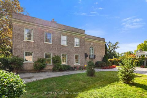 Photo 18 at 1 Edmund Gate, Casa Loma, Toronto