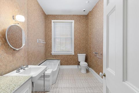 Photo 28 at 1 Edmund Gate, Casa Loma, Toronto