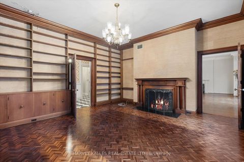 Photo 34 at 1 Edmund Gate, Casa Loma, Toronto