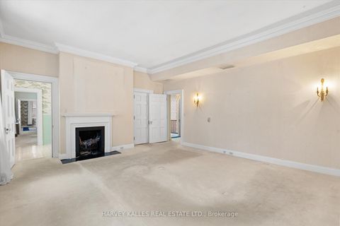 Photo 38 at 1 Edmund Gate, Casa Loma, Toronto