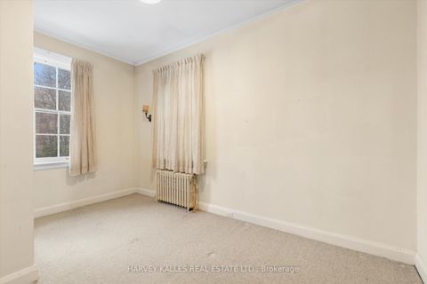 Photo 42 at 1 Edmund Gate, Casa Loma, Toronto