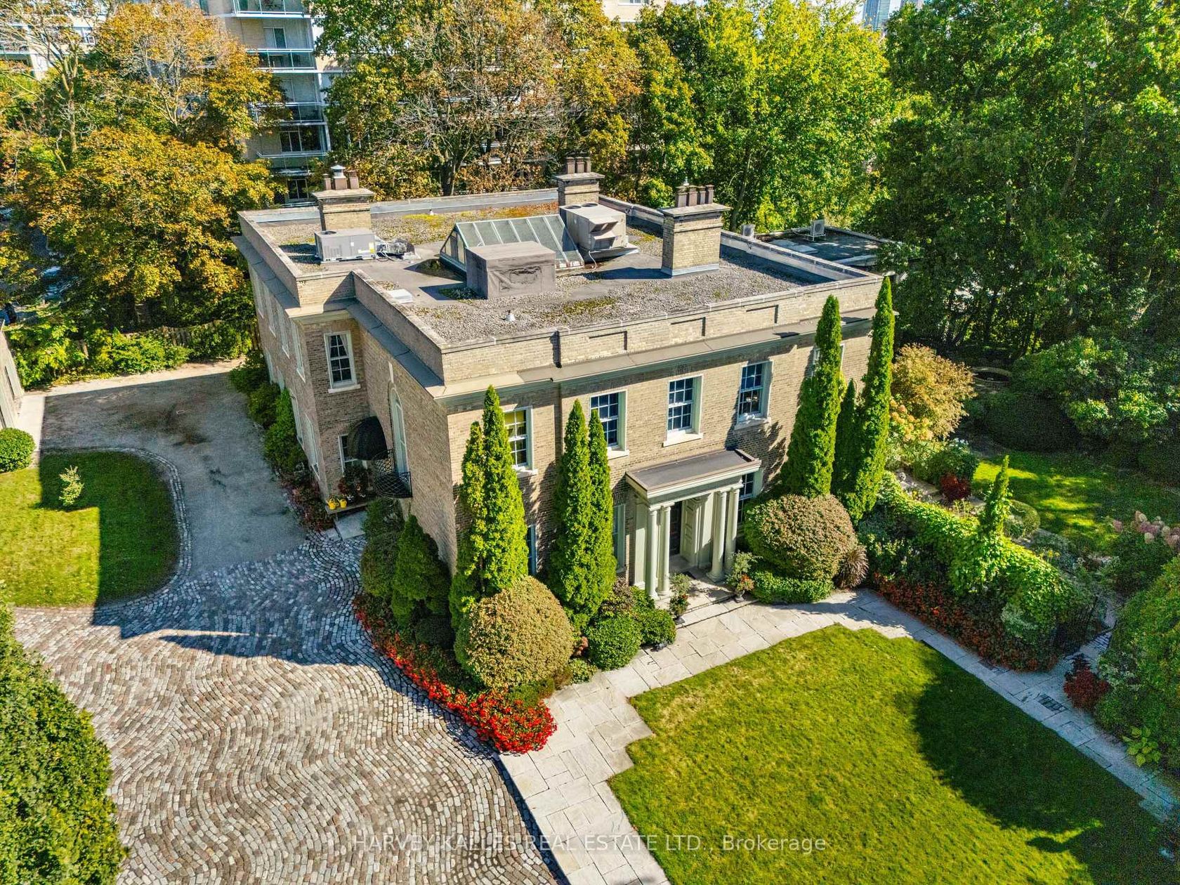 1 Edmund Gate, Casa Loma, Toronto 