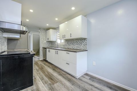 Photo 11 at 169 Hickling Trail, Grove East, Barrie