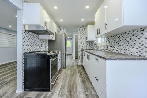 Photo 13 at 169 Hickling Trail, Grove East, Barrie