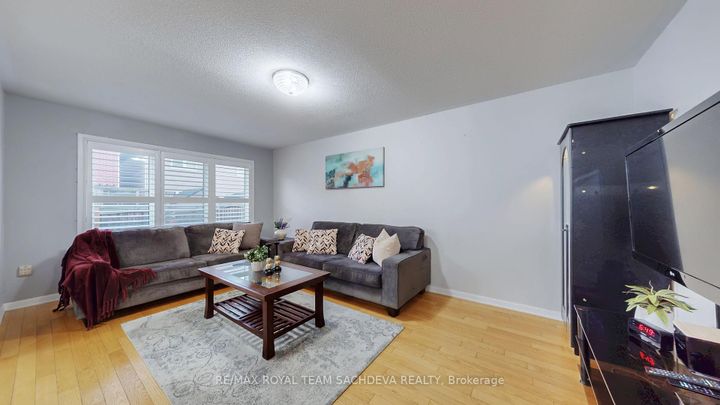 Photo 9 at 1809 Parkhurst Crescent, Duffin Heights, Pickering