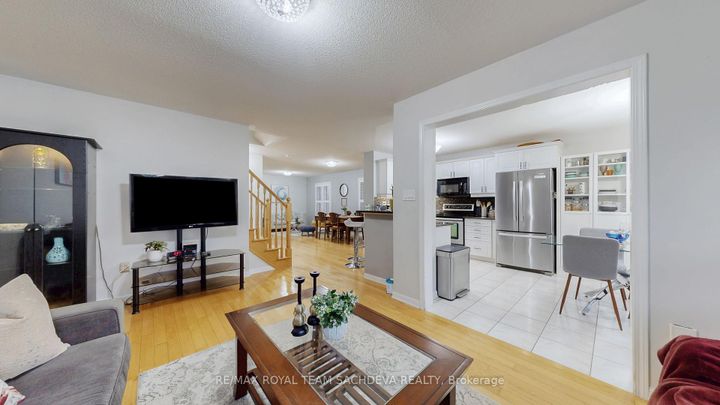 Photo 13 at 1809 Parkhurst Crescent, Duffin Heights, Pickering