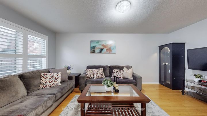 Photo 14 at 1809 Parkhurst Crescent, Duffin Heights, Pickering