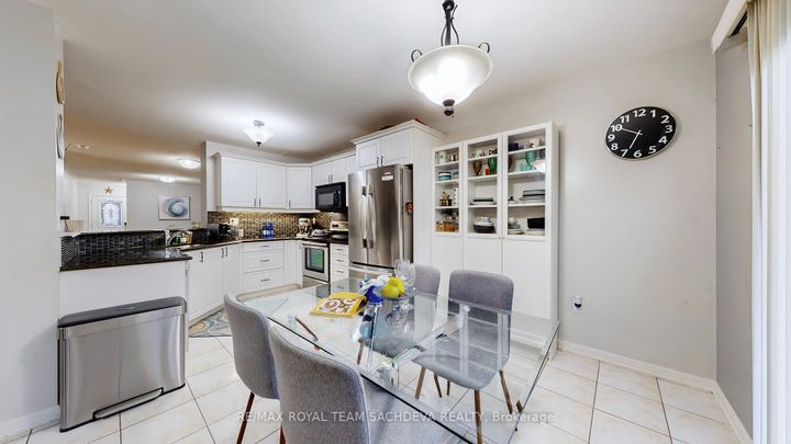 Photo 15 at 1809 Parkhurst Crescent, Duffin Heights, Pickering