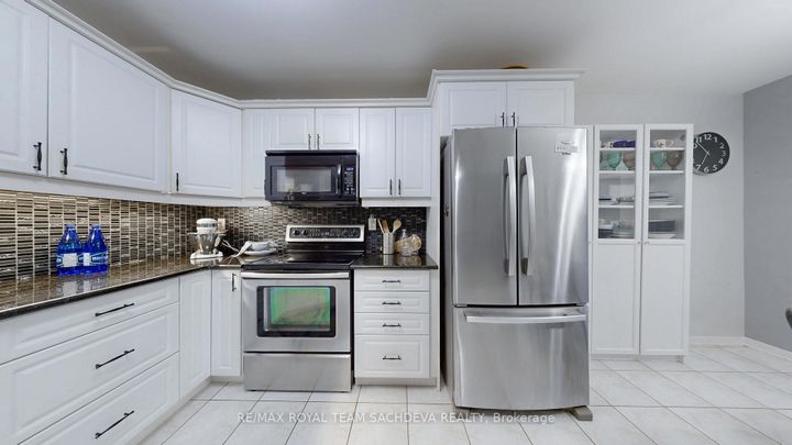 Photo 20 at 1809 Parkhurst Crescent, Duffin Heights, Pickering