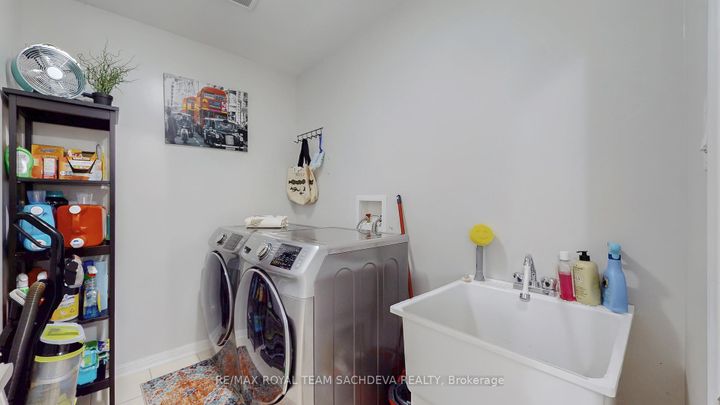 Photo 40 at 1809 Parkhurst Crescent, Duffin Heights, Pickering