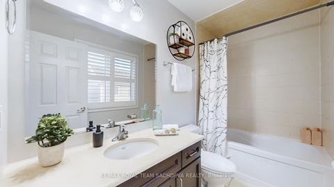 Photo 29 at 1809 Parkhurst Crescent, Duffin Heights, Pickering