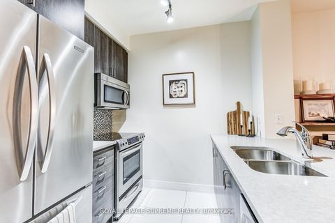 Photo 9 at 619 - 825 Church Street, Moore Park, Toronto