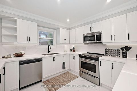 Photo 17 at 427 Mill Street, Mill Pond, Richmond Hill