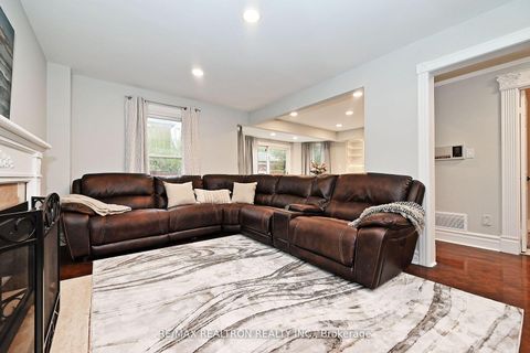 Photo 23 at 427 Mill Street, Mill Pond, Richmond Hill