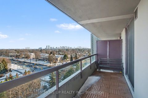 Photo 13 at 810 - 91 Townsgate Drive, Yorkhill, Vaughan