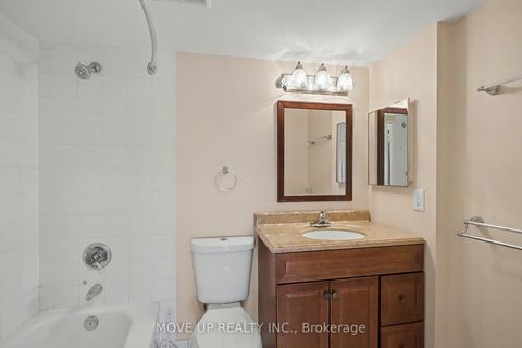 Photo 19 at 810 - 91 Townsgate Drive, Yorkhill, Vaughan