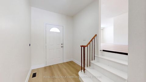 Photo 3 at 14 Lonsdale Place, Grove East, Barrie