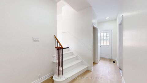 Photo 4 at 14 Lonsdale Place, Grove East, Barrie