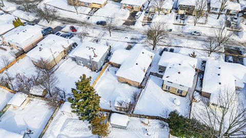 Photo 31 at 14 Lonsdale Place, Grove East, Barrie