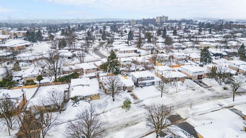 Photo 32 at 14 Lonsdale Place, Grove East, Barrie