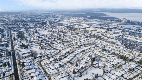 Photo 33 at 14 Lonsdale Place, Grove East, Barrie