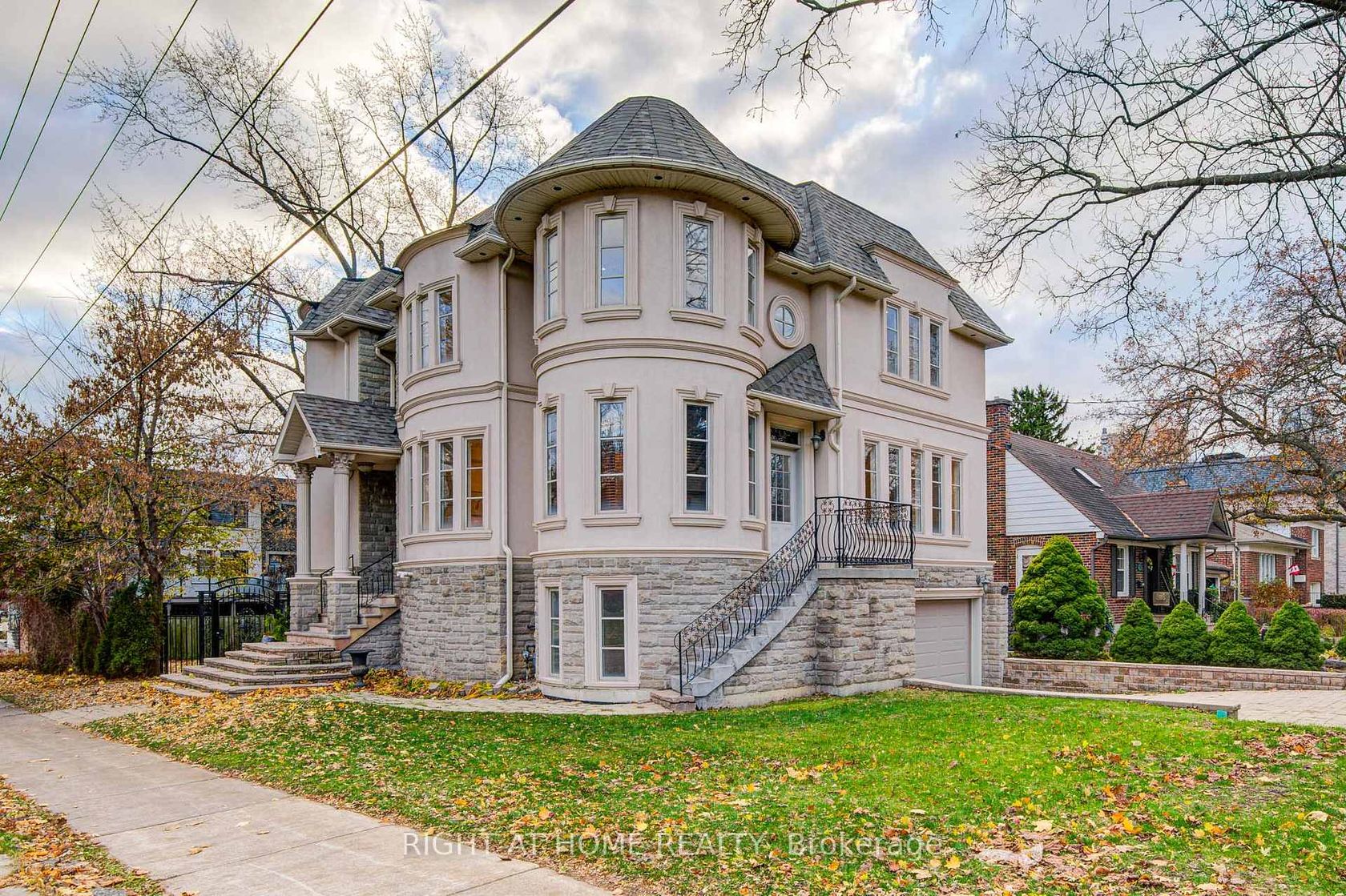 125 Kingsdale Avenue, Willowdale East, Toronto 