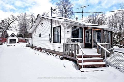 Photo 4 at 704 Hastings Avenue, Alcona, Innisfil