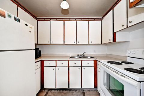 Photo 24 at 704 Hastings Avenue, Alcona, Innisfil