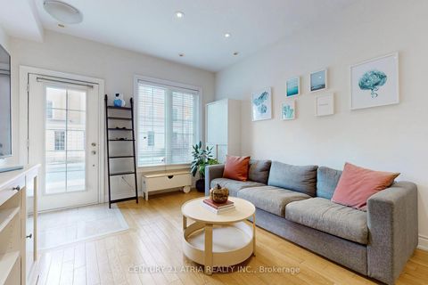 Photo 1 at 76 Hargrave Lane, York Mills, Toronto