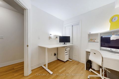 Photo 15 at 76 Hargrave Lane, York Mills, Toronto