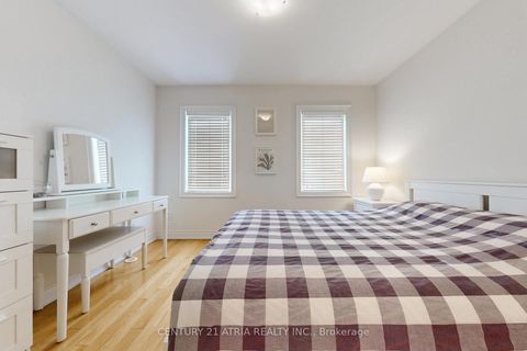 Photo 26 at 76 Hargrave Lane, York Mills, Toronto