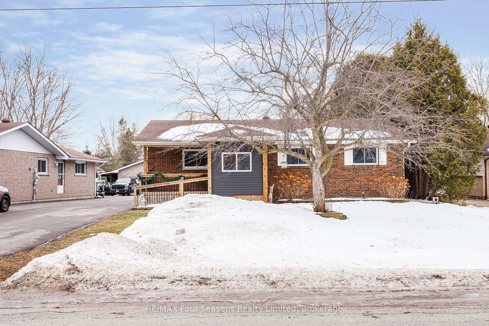 225 Christopher Street, Stayner, Clearview photo number 2