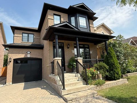 Photo 2 at 72 Saint Damian Avenue, Vellore Village, Vaughan