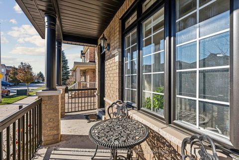 Photo 4 at 72 Saint Damian Avenue, Vellore Village, Vaughan