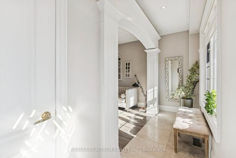 Photo 5 at 72 Saint Damian Avenue, Vellore Village, Vaughan