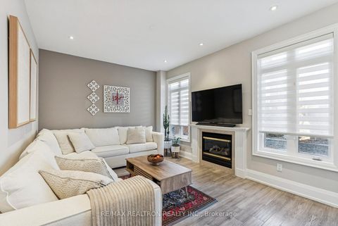 Photo 15 at 72 Saint Damian Avenue, Vellore Village, Vaughan