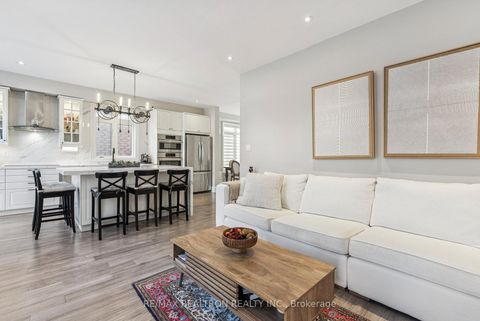 Photo 17 at 72 Saint Damian Avenue, Vellore Village, Vaughan