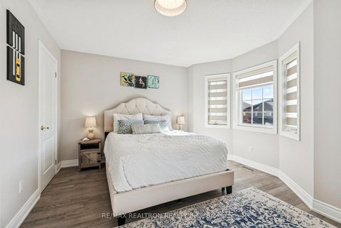 Photo 27 at 72 Saint Damian Avenue, Vellore Village, Vaughan