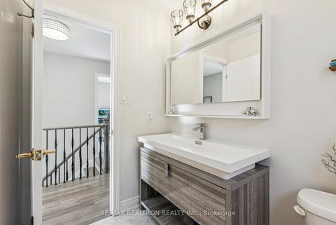 Photo 32 at 72 Saint Damian Avenue, Vellore Village, Vaughan